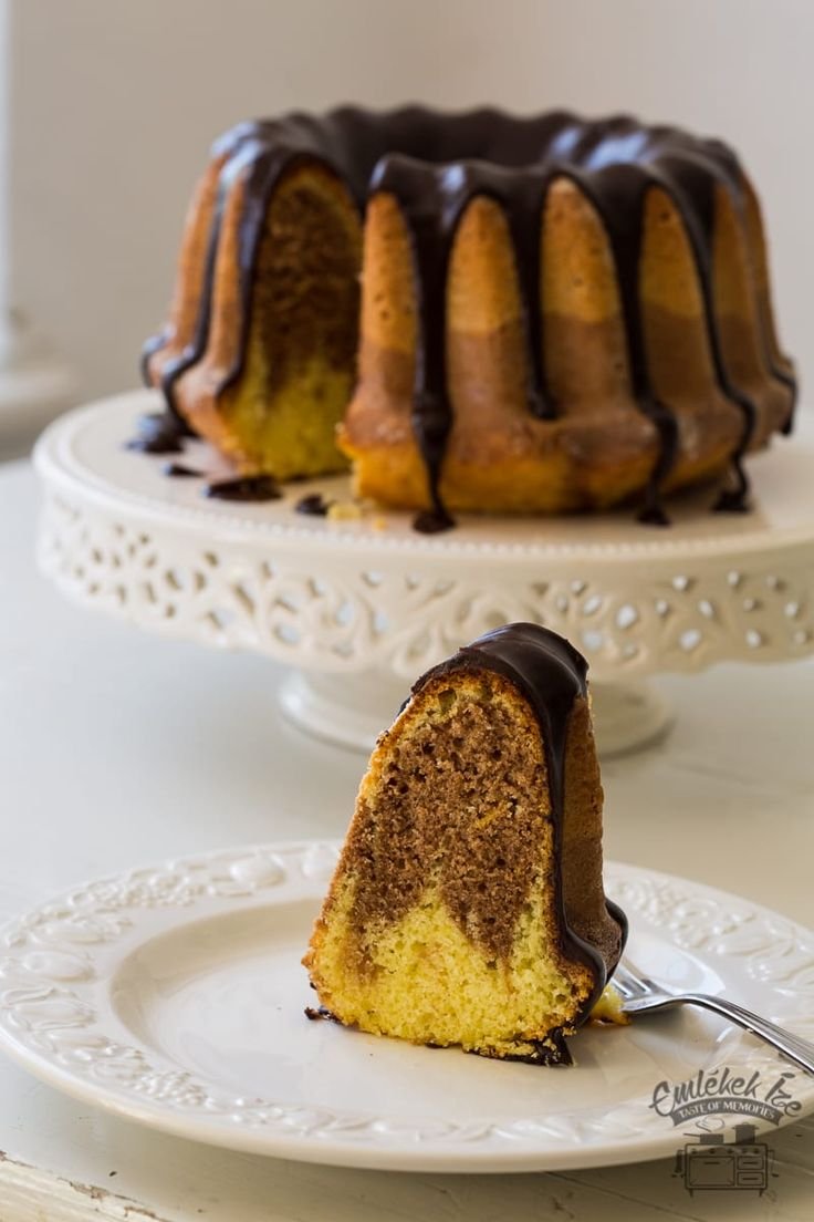 How to Make Hungarian Kugelhopf Cake 7467e07f04ada11793029b8080fb2ba9